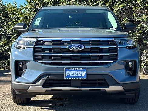 New 2026 Ford Explorer Active w/ Active Comfort Package image 2