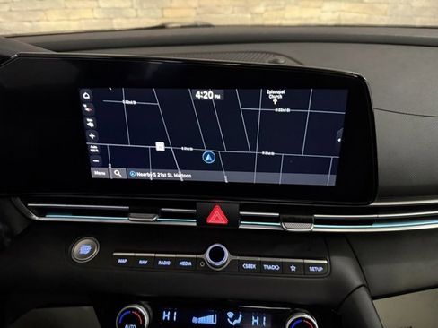 Used 2025 Hyundai Elantra SEL image 22