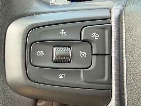 Used 2024 GMC Yukon XL SLT RWD image 25