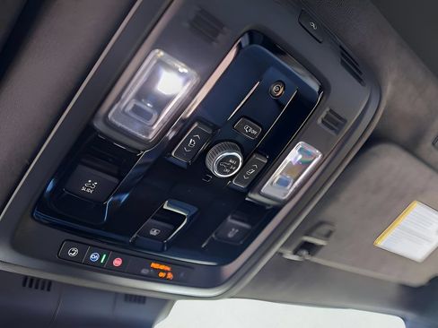 Used 2025 Cadillac Escalade Sport Platinum w/ LPO, Floor Liner Package AWD/4WD image 16