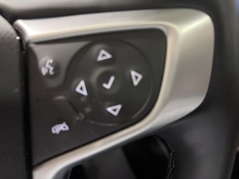 Used 2023 GMC Acadia SLT w/ Technology Package image 18