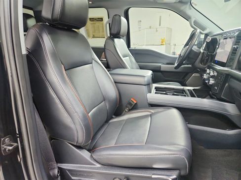 Used 2024 Ford F250 Lariat w/ Chrome Package image 39