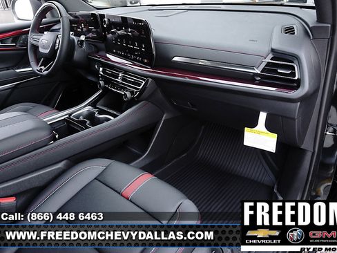 New 2026 Chevrolet Traverse RS image 12