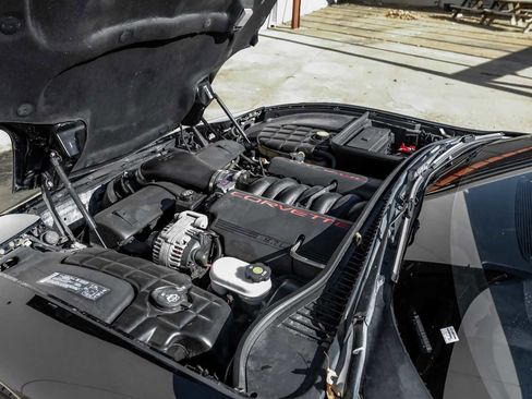 Used 2004 Chevrolet Corvette Coupe w/ Roof Package image 37