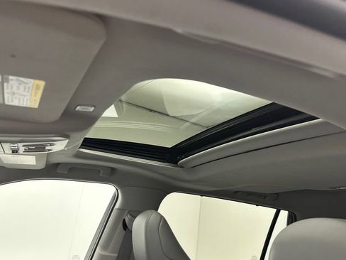 Certified 2024 Toyota Highlander XLE AWD/4WD image 18