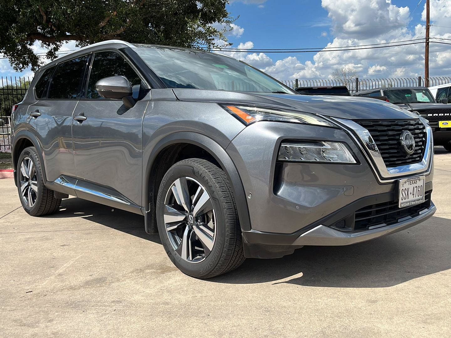 Used 2023 Nissan Rogue SL w/ SL Premium Package FWD image 1