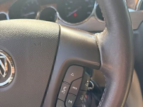 Used 2011 Buick Enclave CXL FWD image 13