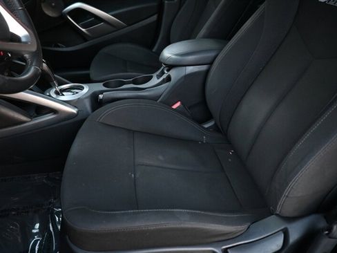 Used 2017 Hyundai Veloster image 17