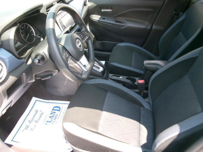 Used 2025 Nissan Versa SV FWD image 13