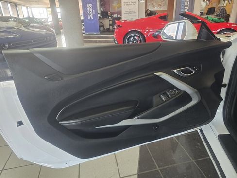 Used 2017 Chevrolet Camaro LT image 7