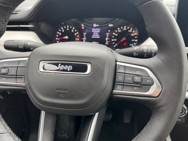 Used 2025 Jeep Compass Limited AWD/4WD image 29