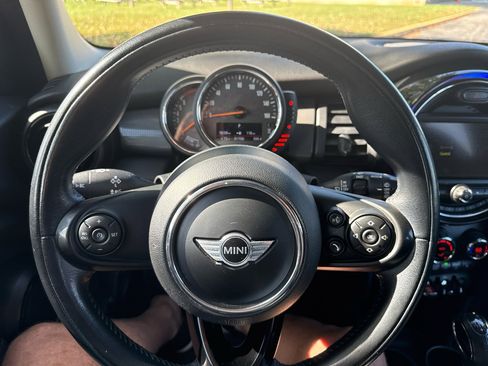 Used 2017 MINI Cooper 4-Door Hardtop image 15