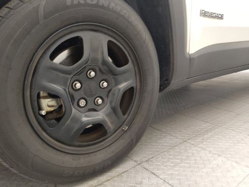 Used 2020 Jeep Renegade Sport FWD image 31