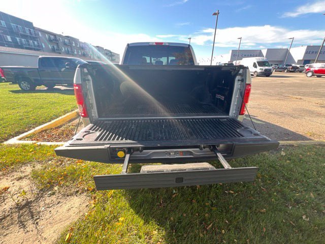 Used 2016 Ford F150 XLT w/ Equipment Group 302A Luxury AWD/4WD image 7