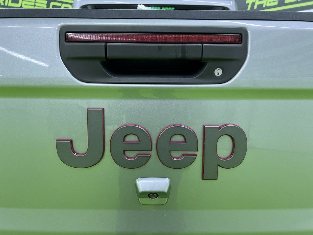 Used 2020 Jeep Gladiator Rubicon w/ Advanced Safety Group AWD/4WD image 12