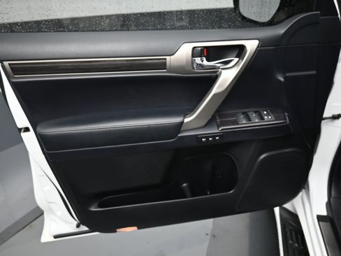 Used 2020 Lexus GX 460 Premium image 11
