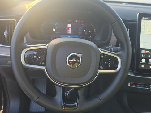 Used 2026 Volvo XC90 B5 Plus w/ Protection Package AWD/4WD image 4