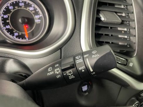 Used 2018 Jeep Cherokee Latitude Plus w/ Cold Weather Group AWD/4WD image 14