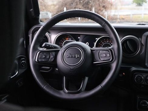 Used 2022 Jeep Wrangler Unlimited Sport image 23