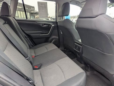 Used 2021 Toyota RAV4 XLE image 31