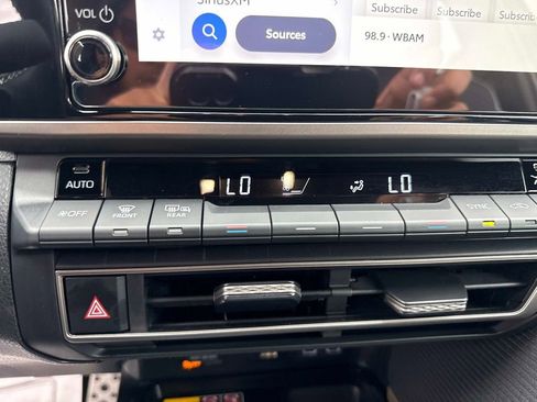 Used 2025 Toyota Camry SE image 23