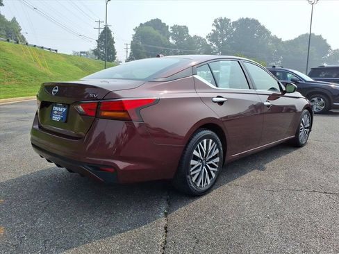 Used 2024 Nissan Altima 2.5 SV FWD image 3