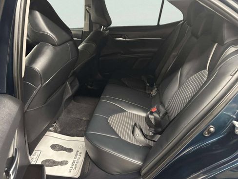 Used 2021 Toyota Camry SE FWD image 16
