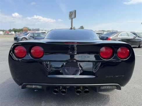 Used 2005 Chevrolet Corvette Coupe w/ Preferred Equipment Group RWD image 6