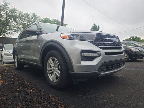 Used 2020 Ford Explorer XLT w/ Equipment Group 202A AWD/4WD image 2
