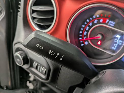 Used 2021 Jeep Wrangler Unlimited Rubicon AWD/4WD image 18