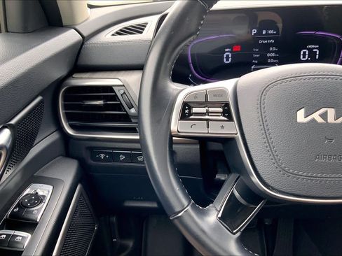 Used 2024 Kia Telluride EX w/ EX Captain's Chair Package FWD image 23