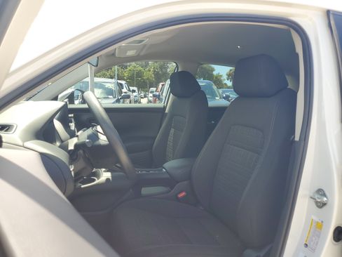 Used 2025 Honda HR-V LX image 19
