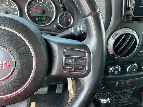 Used 2015 Jeep Wrangler Unlimited Sport w/ Quick Order Package 24S AWD/4WD image 11