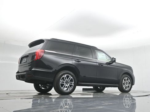 New 2025 Ford Expedition Active image 51