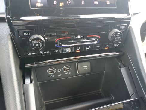 New 2025 Jeep Grand Cherokee Laredo X image 30