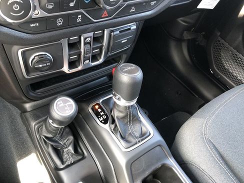 New 2026 Jeep Gladiator Sport AWD/4WD image 18