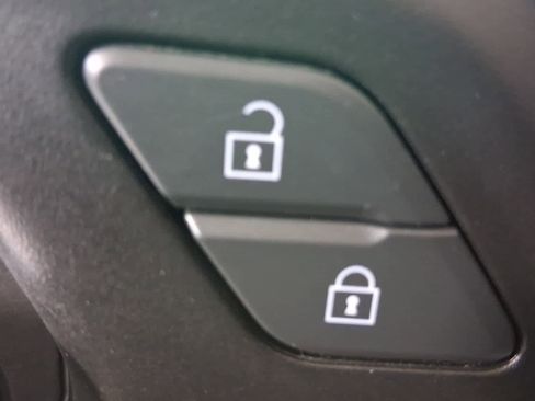 Used 2020 Chevrolet Silverado 1500 LT w/ All-Star Edition image 9