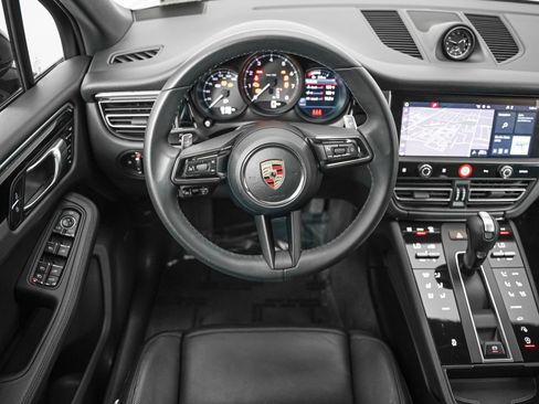 Certified 2024 Porsche Macan AWD/4WD image 16
