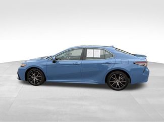 Used 2024 Toyota Camry SE FWD video 3