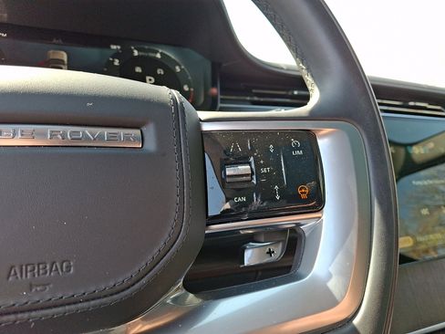 Used 2025 Land Rover Range Rover Long Wheelbase SE image 22