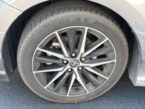 Used 2023 Toyota Camry SE FWD image 13