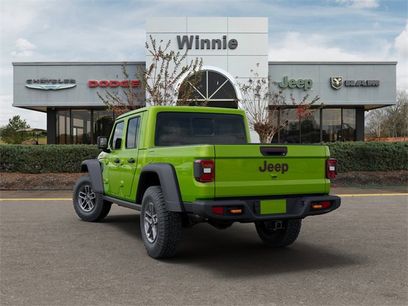 New 2025 Jeep Gladiator Mojave w/ Convenience Group