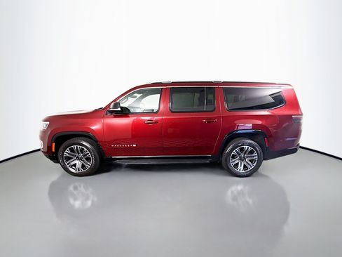 Used 2025 Jeep Wagoneer L Series II w/ 8-pass Seating Package AWD/4WD image 6