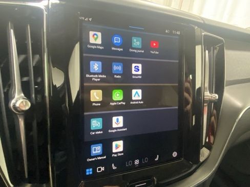 Certified 2025 Volvo XC60 B5 Core image 21