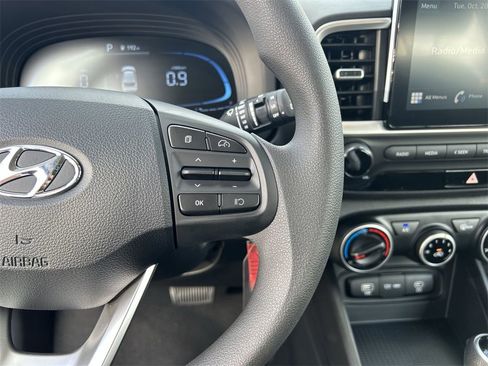 New 2026 Hyundai Venue SE image 25