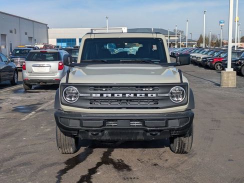 New 2025 Ford Bronco 4-Door image 2