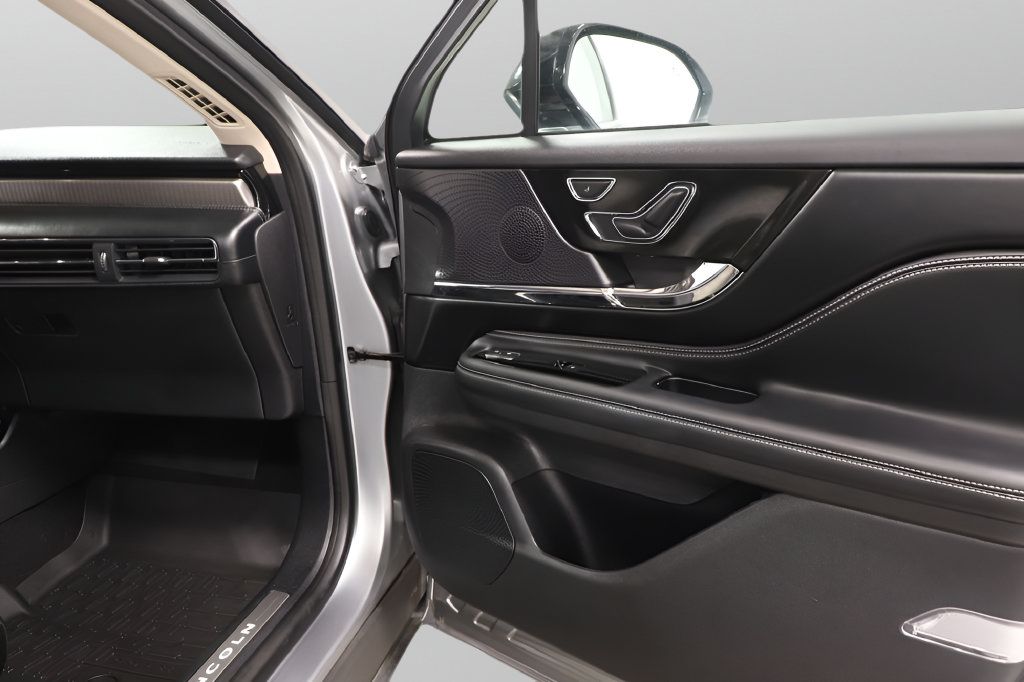 Used 2024 Lincoln Corsair Grand Touring AWD/4WD image 37