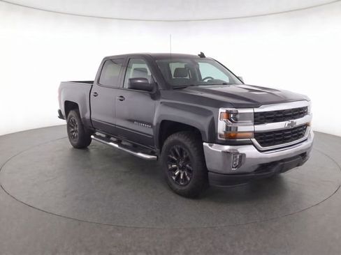 Used 2018 Chevrolet Silverado 1500 LT w/ All Star Edition RWD image 3