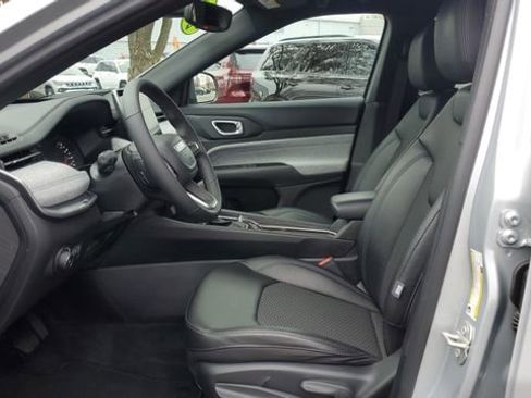 Certified 2024 Jeep Compass Latitude image 4