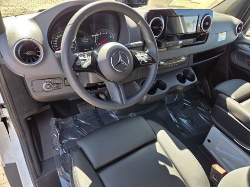 New 2025 Mercedes-Benz Sprinter 2500 image 12